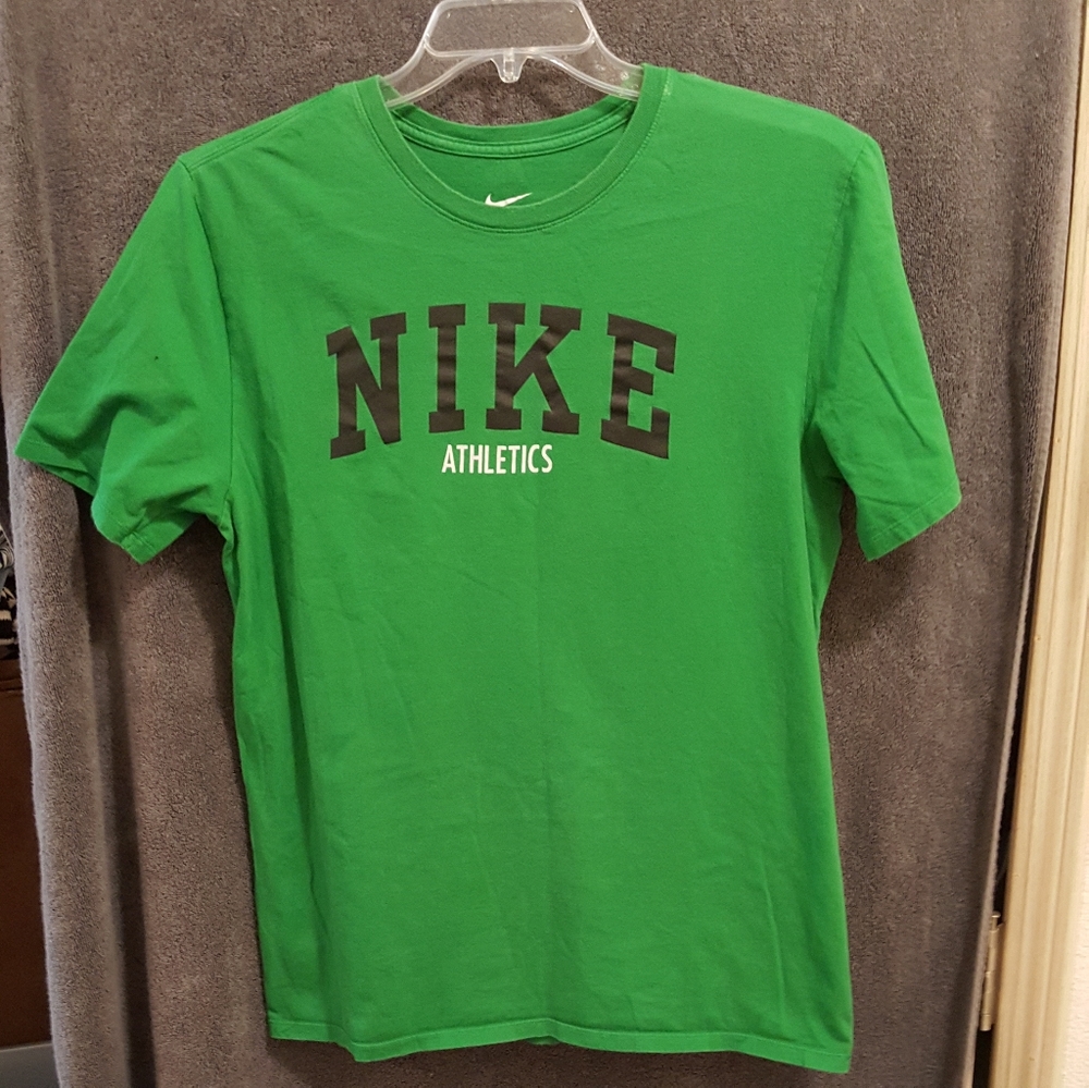 Nike Large T-Shirt